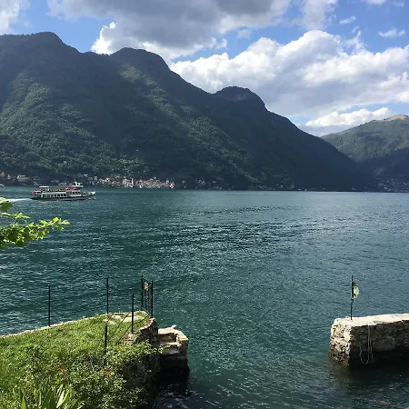 度假居 卡斯塔尼亚度假屋 *